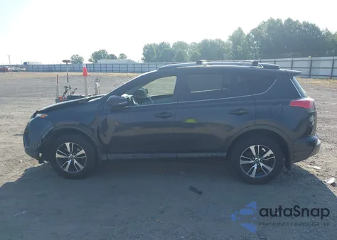 2017 Toyota Rav4 Xle z USA, uszkodzony, nr VIN JTMWFREV8HJ127411